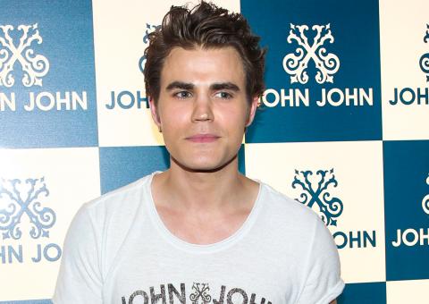 Protagonista de 'Vampire Diaries' causa tumulto com fãs no Rio